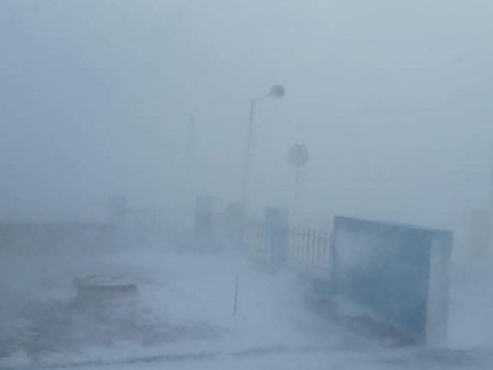 Хүчтэй шуурганы улмаас 18 айлын гэр, 25 айлын хашаа нуржээ