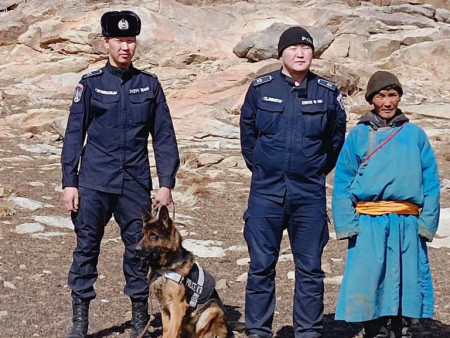 Охины аав Г.Эрдэнэбаатар: Айлд зурагт үзэж бай гэж хэлээд малдаа явтал миний араас яваад төөрсөн байсан