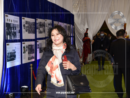 Photo Paparazzi •••  “Миний Монголын тэнгэрт өдөлсөн бүргэд бусдын тэнгэрт өдөөн цацдаггүй” хэмээн омог бардам тунхаглаж, ард түмнээ огшоож байсан  найрагч бүсгүй