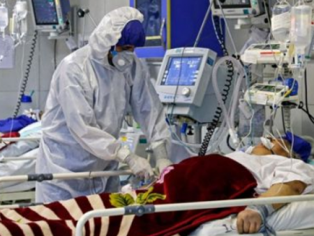 Коронавируст халдварын эсрэг эмчилгээ хийлгэж байгаа 43 хүний биеийн байдал хүндэвтэр байна