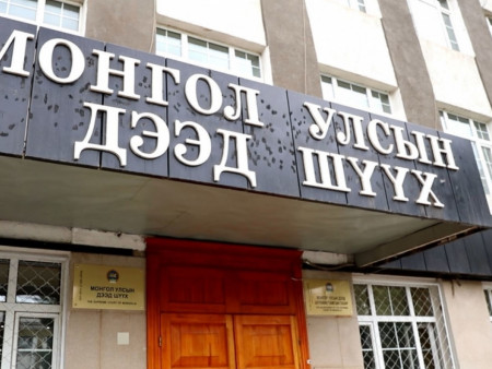 Дээд шүүхийн шүүгчид цугларч, Ерөнхийлөгчийг хүлээж авах боломжгүй гэжээ