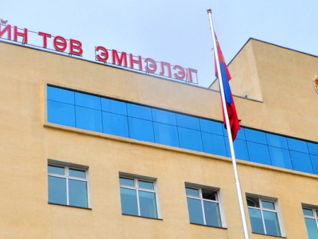 Хээрийн бэлтгэлд гарсан цэргийн алба хаагчийн буу гацаж, хөл рүүгээ бууджээ