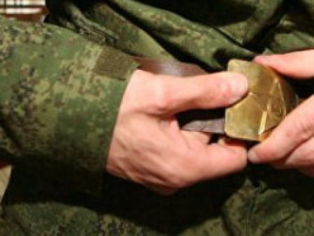 Харуулын даргаа буудан хөнөөсөн цэргүүдийг баривчилжээ