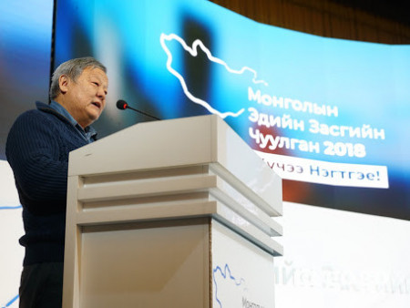 Нийтлэлч Баабарыг Ерөнхийлөгчид нэр дэвшүүлэх санал гаргажээ