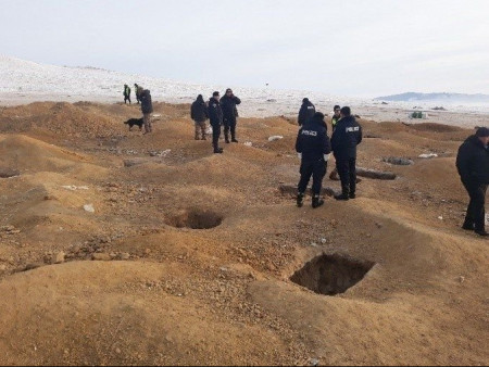 Хууль бусаар алт олборлож байгаад шороонд дарагдаж нас баржээ