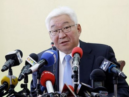 Э.Бат-Үүл: Ерөнхийлөгч уурлахаараа нам тараадаг жишиг тогтвол ардчилал устаж байгаа нь тэр