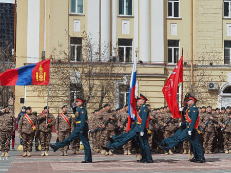 Ялалтын баярын 76 жилийн ойд оролцох монгол цэргүүд