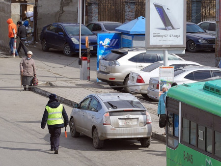 Автобусны буудал дээр зогсож, зорчигч буулгавал хяналтын камераар торгууль ногдуулна