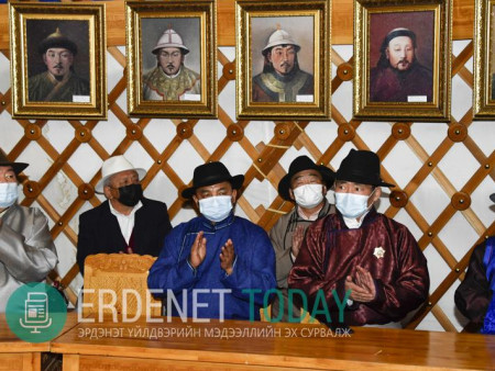 Эрдэнэт үйлдвэрийн ажилтнууд төрийн дээд одон медалиар шагнагдлаа