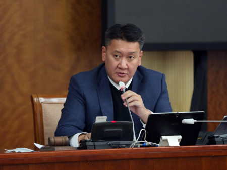 Төсвийн тодотголоор эрүүл мэндийн салбарт 725.1 тэрбум тгрөгийг  нэмэлт санхүүжүүлт хийхээр болжээ.