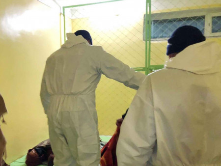 Гэрийнхээ гадна амаржсан эхийн хүүхэд нь энджээ