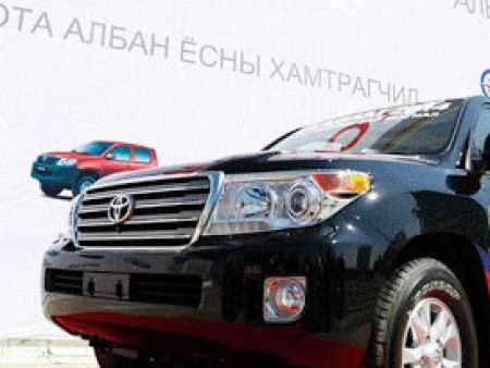 Түрүү бөхөд олгодог автомашинд энэ жил Эх нялхасын эмнэлэгт өгнө