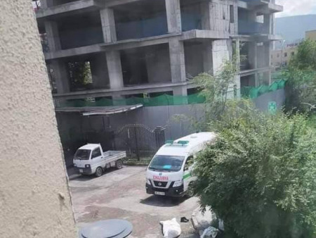 БЗД-ийн эмнэлгийн гадаа ковидтой байж болзошгүй нэгэн иргэн нас барлаа