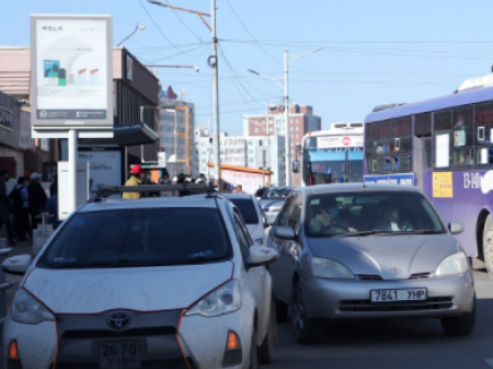 Автобусны хөдөлгөөнд саад учруулсан, иргэдийг хохироосон машины тухай мэдээллийг баримтжуулан, E-police аппликэйшнд илгээж болно