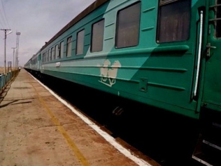 Ээжтэйгээ маргалдсан байж болзошгүй өсвөр насны охин галт тэргэнд дайрагдаж нас баржээ