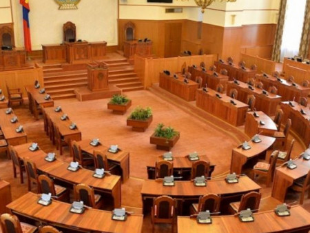 Тодорхойгүй шалтгаанаар парламент намрын чуулганы анхны хуралдаанаа хийсэнгүй