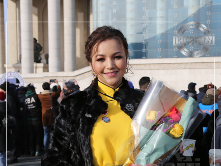 Photo Paparazzi ••• Улсын драмын эрдмийн театрын жүжигчин М.Тогтохжаргалыг 