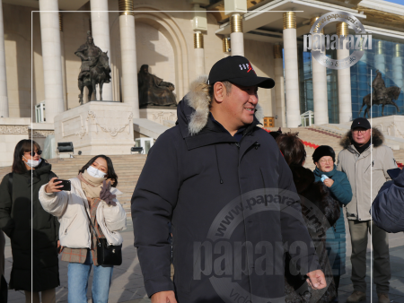 Photo Paparazzi •••Хойшид эмэгтэйчүүд, хөдөөнийхнийг битгий шоолж дооглож байгаарай