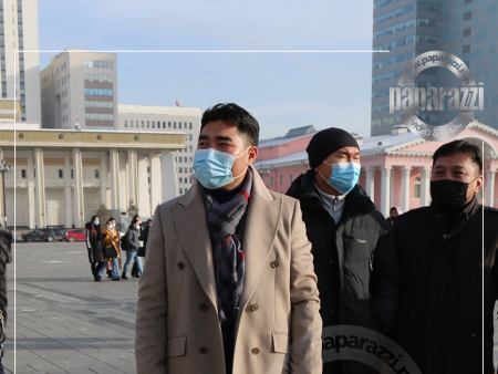 Photo Paparazzi ••• Г.Алтаншагай урилга тараагаад завгүй явна