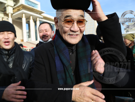 Photo Paparazzi ••• Хөдөлмөрийн баатар, Ардын жүжигчин П.Цэрэндагва 