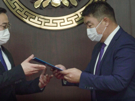 Баянзүрх дүүргийн 2022 оны төсвийн төслийг өргөн барилаа
