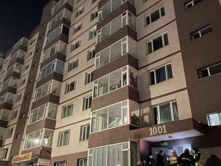 СӨХ  байрлаж ажилладаг өрөөнөөс гал гарч, байр бүхэлдээ тоггүй болжээ