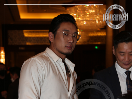 Photo Paparazzi ••• Үе үе сенсаци дэлгэдэг Ээгий манай дуранд