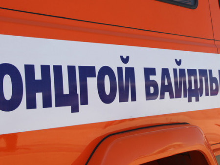 Зургаан сартай хүүхэд гэртээ цоожлогдсон байсныг аварчээ