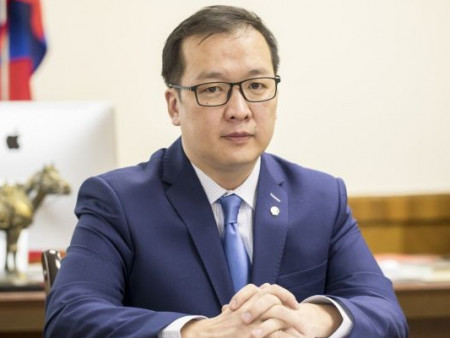 Намайг сайд болсон өдөр Улаанбаатар утаагүй болсныг анзаарсан уу, гэх жиргээг БОАЖ-ын шинэ сайд бичээгүй гэв