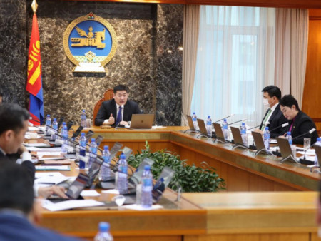 Засгийн газрын хуралдаанаар замын түгжрэлийг бууруулах асуудлыг хэлэлцэж байна