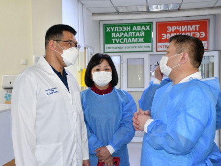 ХҮҮХДҮҮД АМЬСГАЛЫН ЦОЧМОГ ЗАМЫН ӨВЧЛӨЛӨӨР ХҮНДЭРЧ БАЙНА