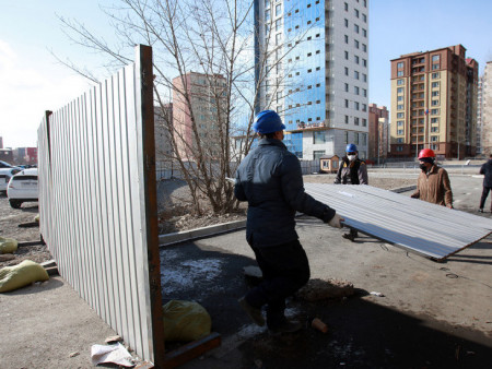 Бага тойруу бүс дэх өнгө үзэмжгүй хашаа хайс, түр гараашуудыг буулгана