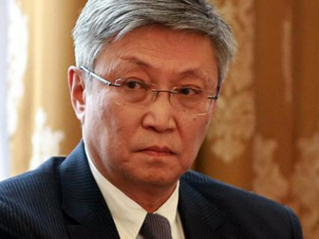 С.Баяр: Эбий дарга АН-ын хашаа давуулан МАН, мань мэт рүү элс чулуу тувт цацах юм. Боль
