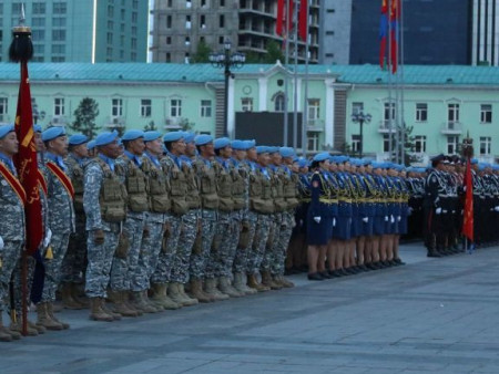 Сүхбаатарын талбайд шөнийн парад боллоо