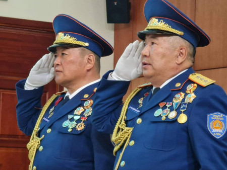 ​ОБЕГ-аас хоёр Бригадын генерал төрлөө