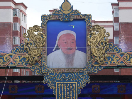 У.Хүрэлсүх: Эзэн Богд Чингис Хааны хөргийг залж, дээдлэн шүтэх зарлигийг Төрийн тэргүүн буулгаж байна