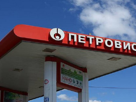 Чулуун овооны Петровис ШТС-аас 45 л ордог банкинд 48 л бензин хий шахсан гэх гомдлын мөрөөр шалгалт хийжээ