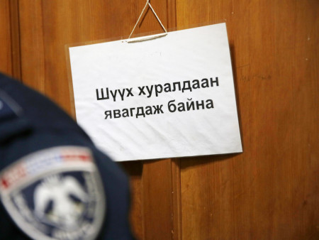 Засал хийх нэрийдлээр 45 настай лам, насанд хүрээгүй хүүхдийг хүчирхийлсэн хэргийн шүүх хурал хойшиллоо