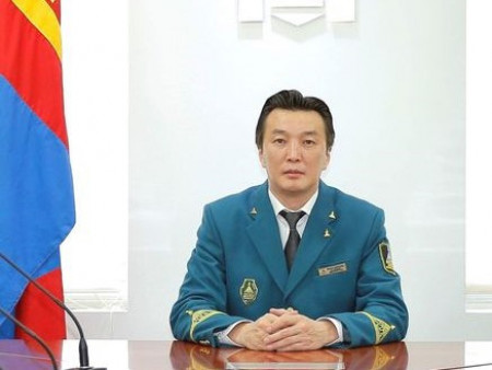 Мөрийтэй тоглоом тоглосны улмаас ажлаасаа чөлөөлөгдсөн гэх НДЕГ-ын дарга ажлаа хэвийн хийж байна