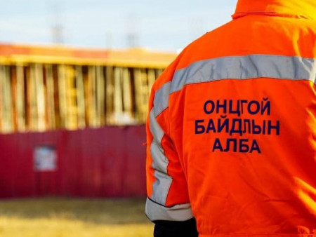 Бохирын шугамын нүх ухаж байсан хоёр ажилтан шороонд дарагджээ