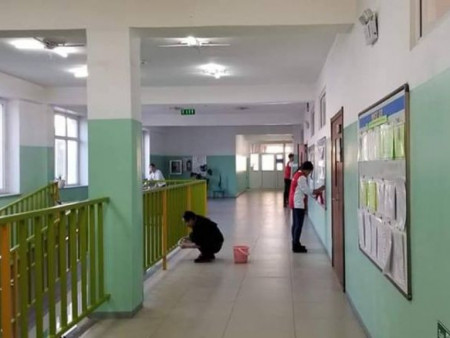 Сурагчид сургуулийнхаа үйлчлэгч нарыг цалинжуулсаар байх уу
