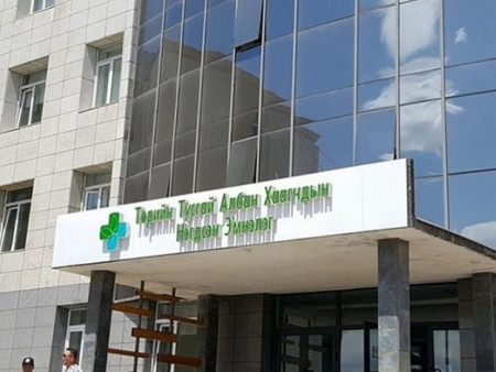 Төрийн тусгай албан хаагчдын нэгдсэн эмнэлэгт эмчлүүлж байсан ШШҮХ-ийн шинжээч долоон давхраас унаж нас баржээ