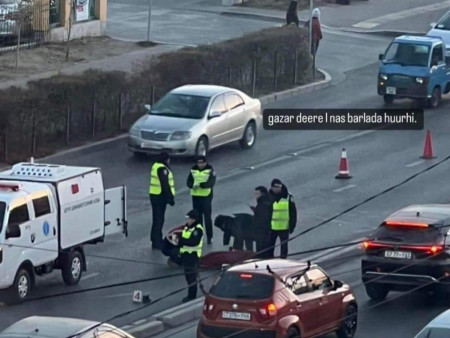 Зам гарч явсан зорчигчийг дайрч, дайруулсан хүн нь газар дээрээ нас баржээ