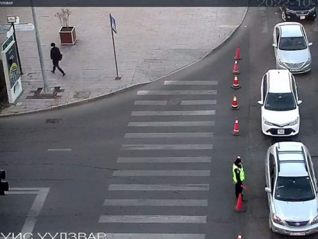 Сүхбаатарын талбайн зүүн талаас урагшаа 18:00-21:00 цагийн хооронд зам хаана