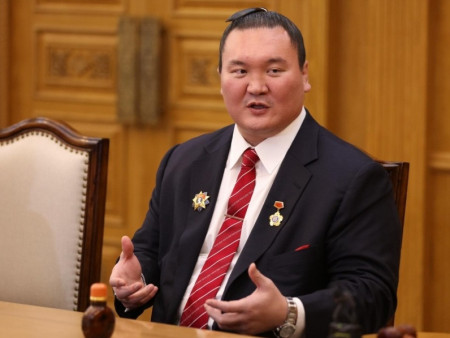 Хакүхо: Дөрвөн жилийн дараа эх орондоо ирлээ, сэтгэл их хөдөлж байна