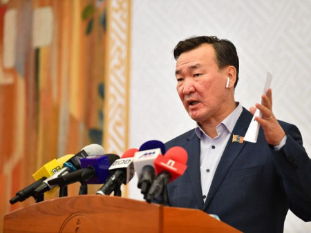С.ГАНБААТАР: НҮҮРСНИЙ ХУЛГАЙЧИД ЭРДЭНЭС ТАВАНТОЛГОЙ КОМПАНИЙГ ТЭР ЧИГТ ХУВЬЧИЛЖ АВАХААР САНААРХАЖ БАЙНА