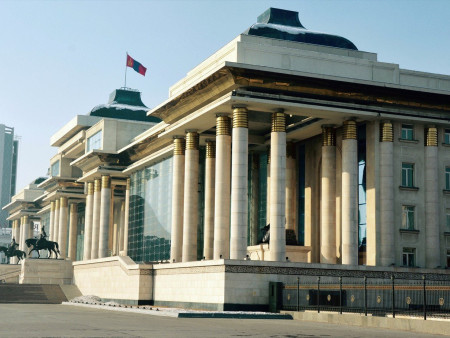 ​ Албан тушаалтнуудын хөрөнгө орлого огцом нэмэгдэхийг хуулиар 