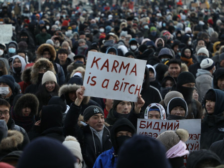 Жагсагчид нүүрстэй холбоотой улстөрчдийн нэрсийг зарлалаа