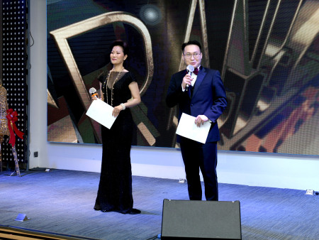 “GRAND AWARDS” наадмын шилдгүүдийг шагналаа
