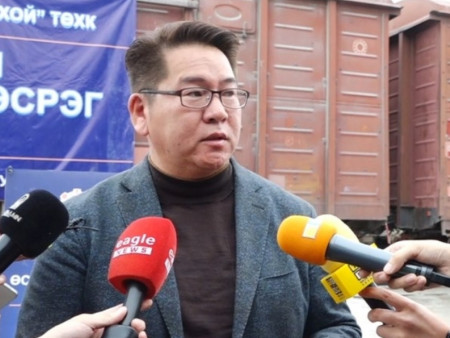 Хөтөлийн “Цемент шохой”-н үйлдвэр Л.Наранбаатарын шоуны талбар боллоо